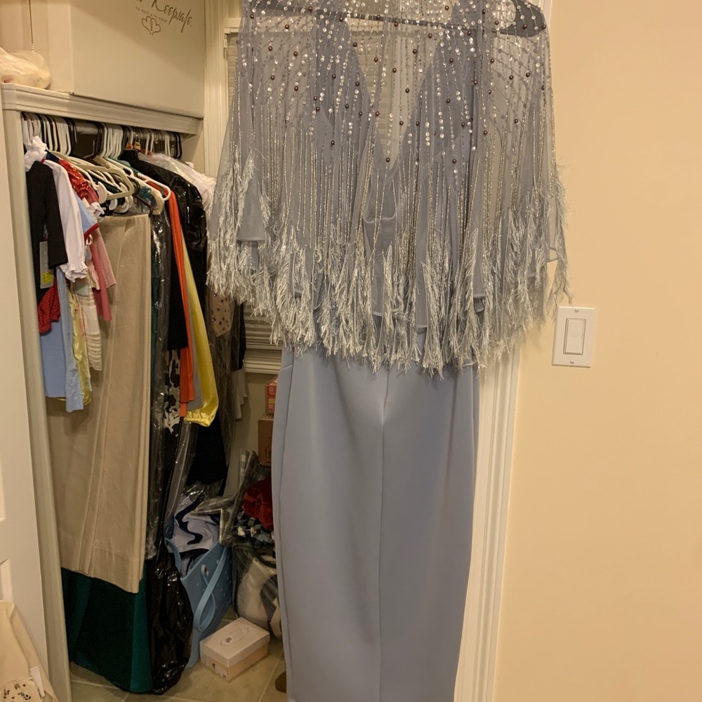 Elegant Light Blue V-Neck Evening Dress with Side Slit - Picture 2 of 2